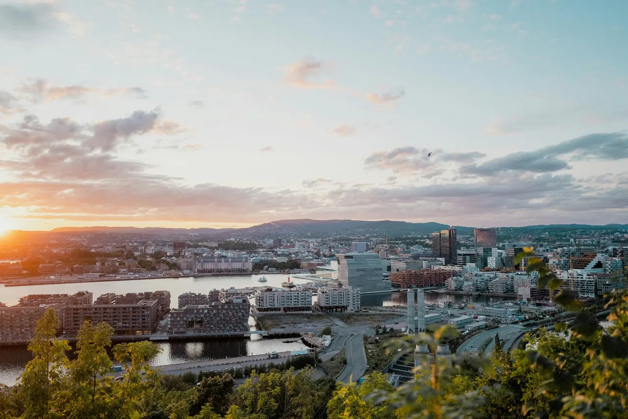 Utsikt fra Ekeberg over Bjørvika, Oslo sentrum og fjorden